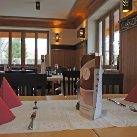 Heimfeld Restaurant Cafe מלון 3*