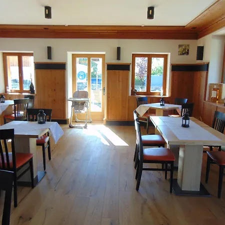 Heimfeld Restaurant Cafe מלון Garching an Der Alz