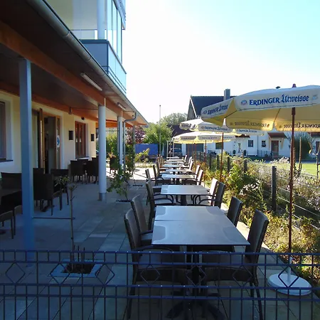 Heimfeld Restaurant Cafe מלון 3*