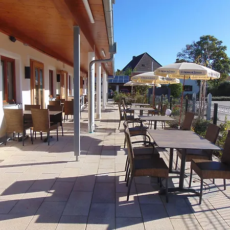 Heimfeld Restaurant Cafe מלון