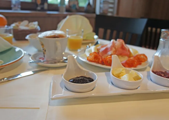 Heimfeld Restaurant Cafe ホテル