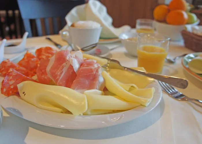 ホテル Heimfeld Restaurant Cafe 3*