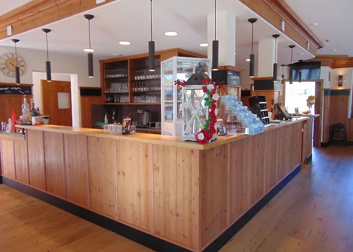 Heimfeld Restaurant Cafe ホテル Garching an Der Alz